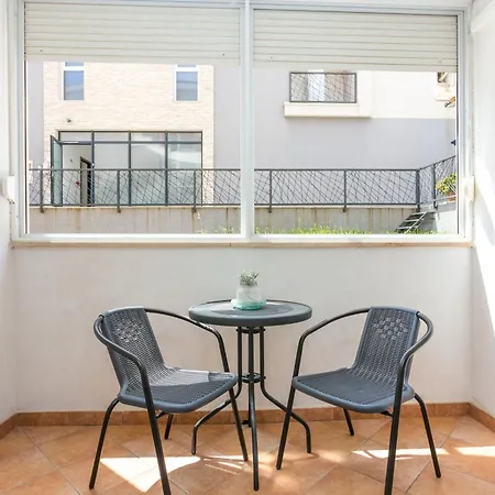 With Parking Space Kastel Stafilic, - 20926 شقة