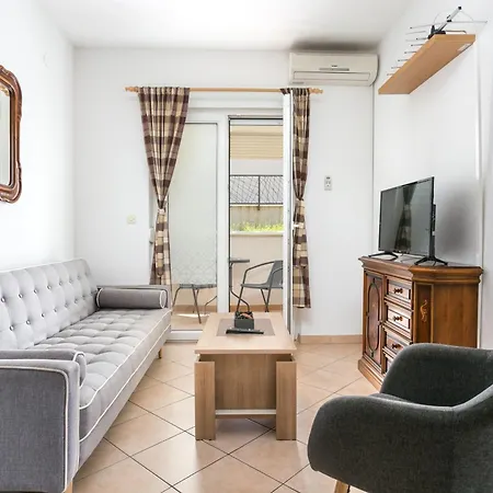 With Parking Space Kastel Stafilic, - 20926